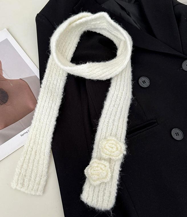 Thin Ribbed Flower Scarf